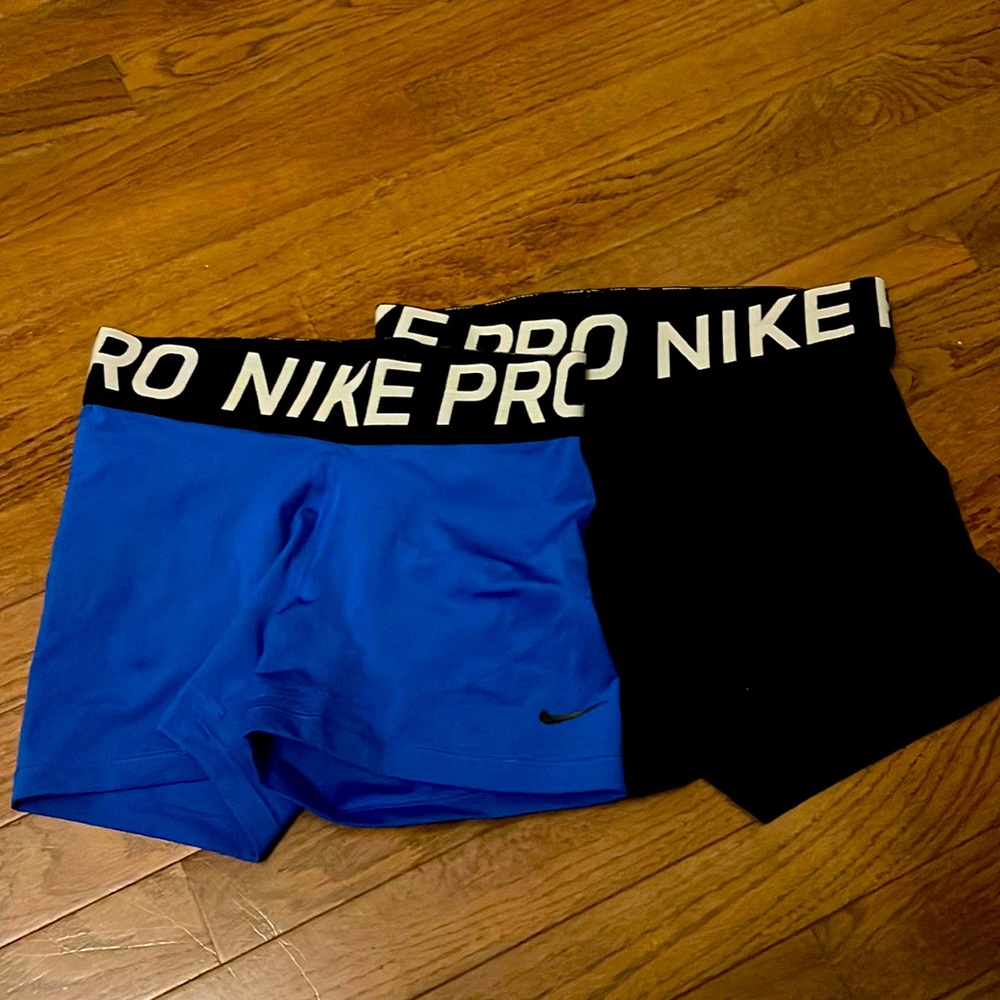 Nike pro short set of 2 booty short